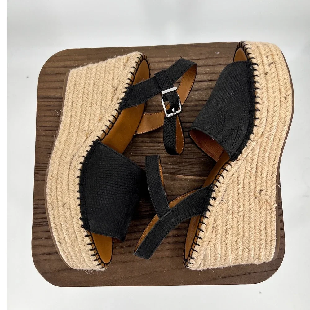 Franco Sarto never worn